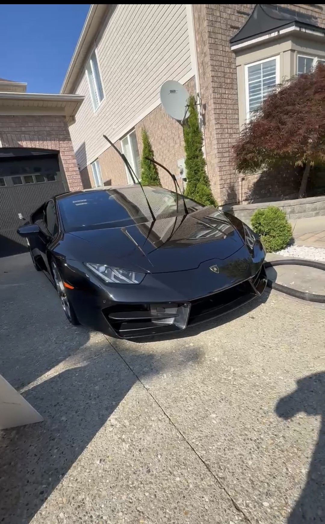 🖤🚗 Why Black Cars Look Beautiful but Age the Fastest